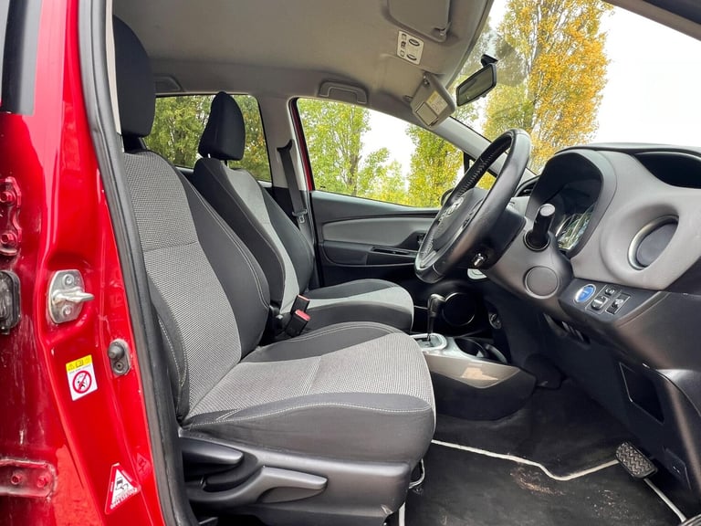 2016 Toyota Yaris 1.5 VVT-h Icon E-CVT Euro 6 5dr HATCHBACK Petrol/Electric Hybrid Automatic