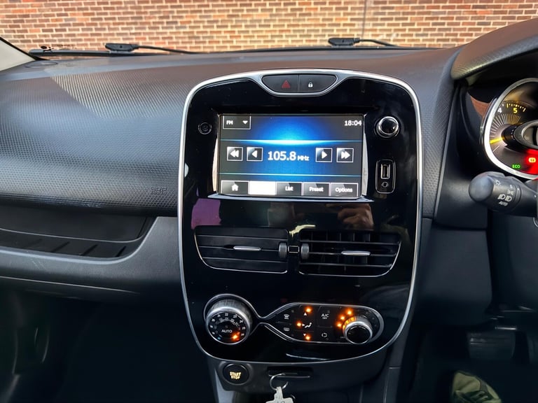 2015 Renault Clio 1.5 dCi Dynamique S Nav Auto Euro 6 5dr HATCHBACK Diesel Automatic