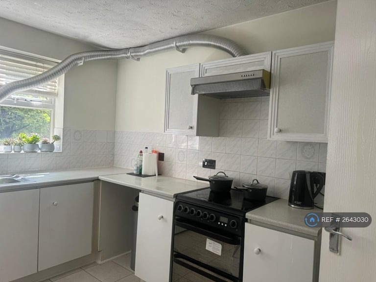 2 bedroom flat in Renoir Court, London, SE16 (2 bed) (#2643030)