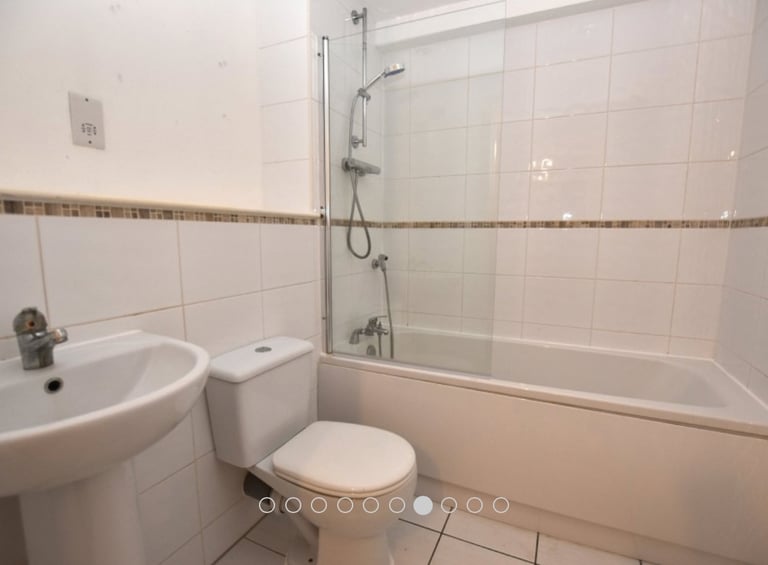 1 BEDROOM FURNISHED LARGE FLAT IN BRADFORD BD1 CITY CENTRE - RECENTLY DECORATED - SORRY NOW GONE