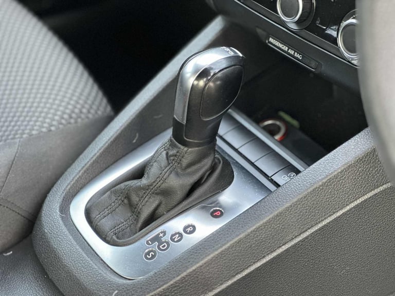 Volkswagen, JETTA, Saloon, 2012, Semi-Auto, 1598 (cc), 4 doors