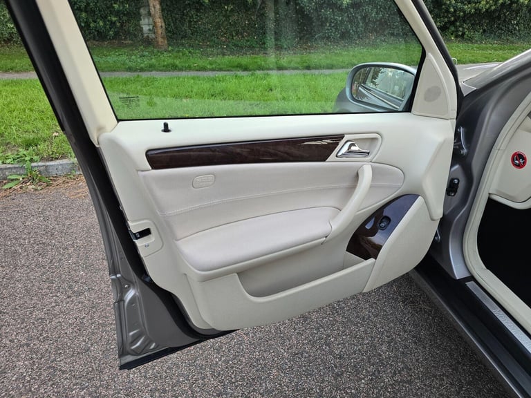 2006 Mercedes-Benz C Class 1.8 C180 Kompressor Elegance SE 4dr SALOON Petrol Automatic