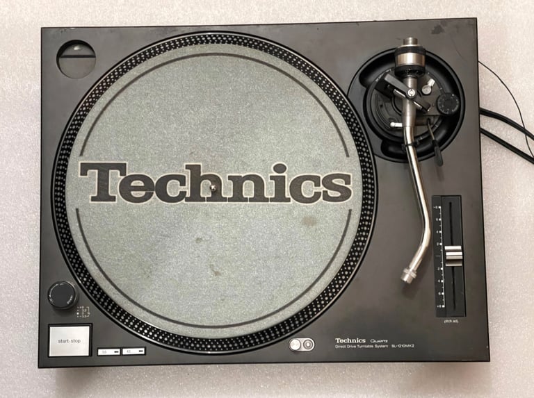 Technics SL 1210 MK2 Direct Drive Turntable 
