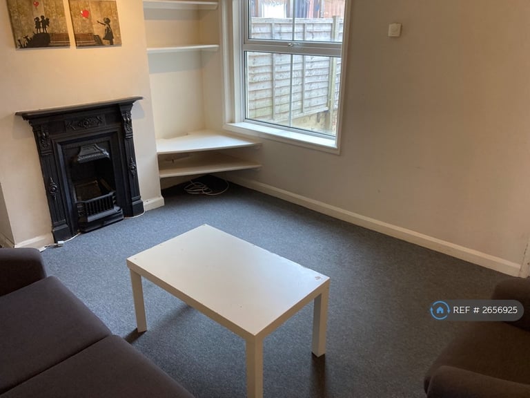 3 bedroom house in Dover Street, Southampton, SO14 (3 bed) (#2656925)