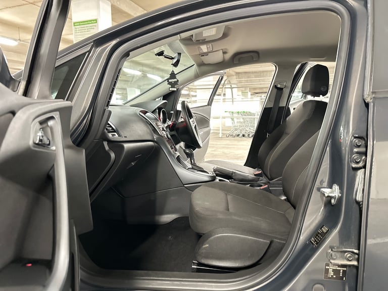 Vauxhall, ASTRA, Estate, 2013, Other, 1598 (cc), 5 doors