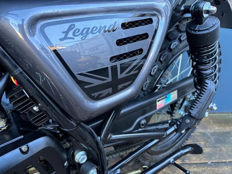 BIKE OF THE WEEK - Bluroc Legend 125cc Scrambler Motorcycle Mutt Bullit 125 