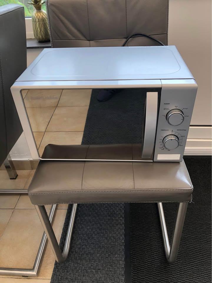 image for Russell Hobbs Microwave - Good Working Order