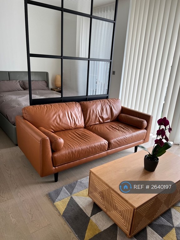 Studio flat in Ward's Place, London, E14 (#2640197)