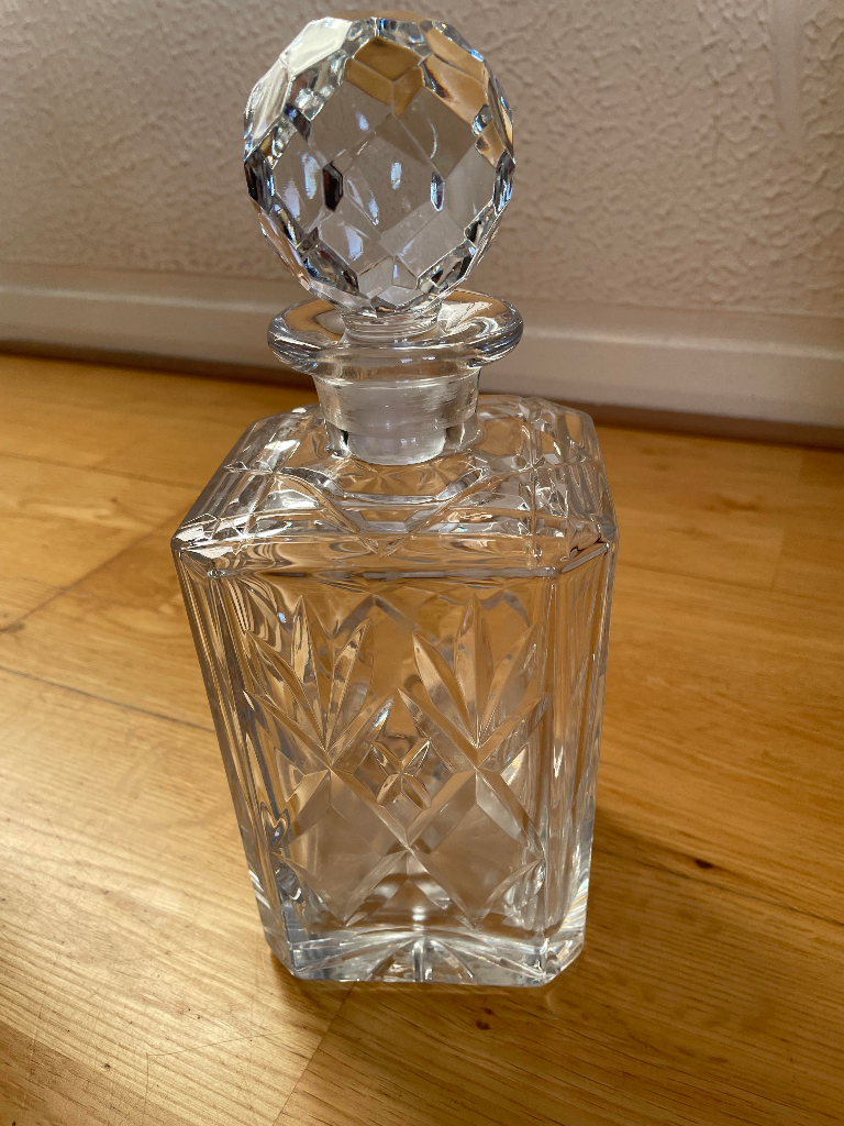 BRAND NEW CUT GLASS LEAD CRYSTAL DRINKS DECANTER (Spirits Whisky Brandy Sherry)