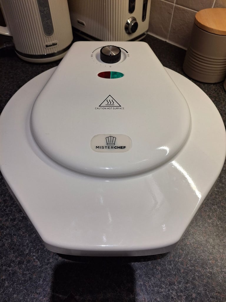 image for MisterChef pizza oven like new