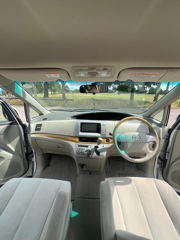 Toyota estima 2008 2.4 petrol automatic Ulez free 7 seats Screens with Bluetooth