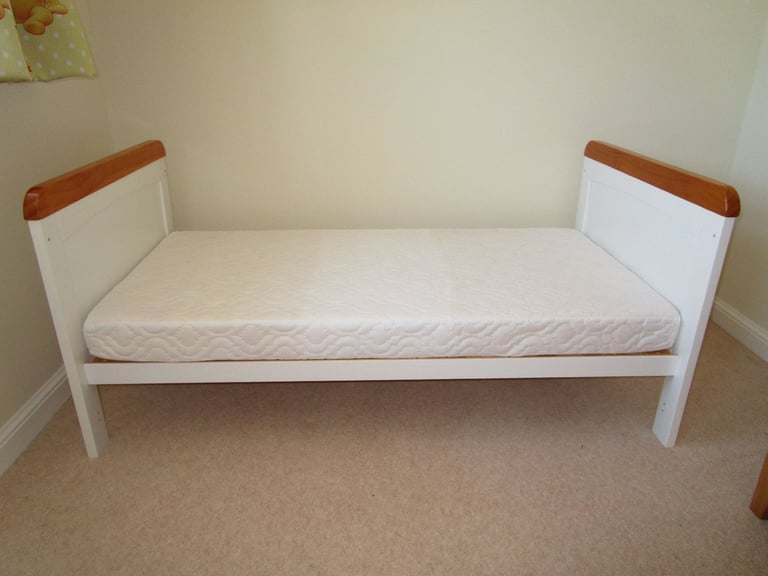 image for Obaby Disney Winnie the Pooh Deluxe white cot bed with mattress - collection only