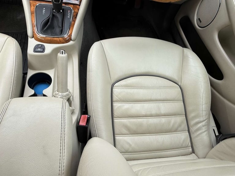 2010 Jaguar X-Type 2.2 X-Type Sovereign  Auto 4dr Saloon Diesel Automatic