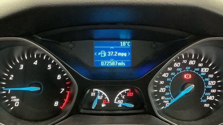  Ford Focus 1.6 Zetec Euro 5 5dr Petrol Manual