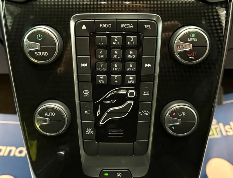 2017 17 VOLVO V40 2.0 T2 MOMENTUM HATCHBACK 5DR PETROL MANUAL EURO 6 (S/S) (122 