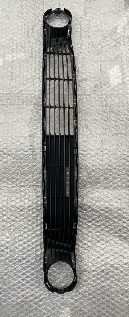 NEW TOYOTA AYGO 2016 MK2  GENUINE BOTTOM LOWER FRONT BUMPER GRILL 