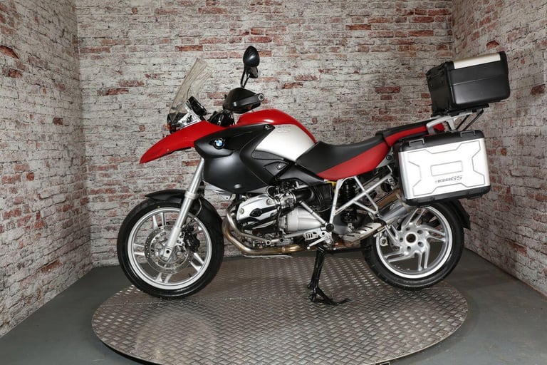 BMW R1200GS - 2005 Petrol Manual in Red