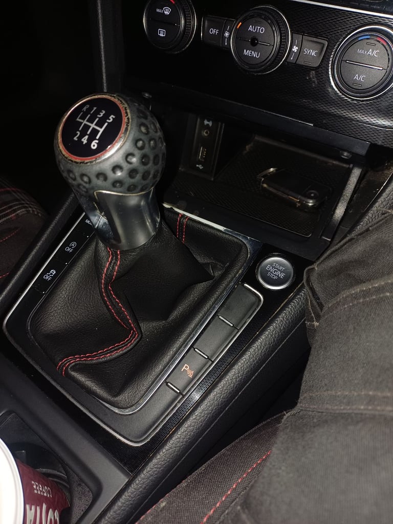 Volkswagen, GOLF, Hatchback, 2016, Manual, 1984 (cc), 5 doors