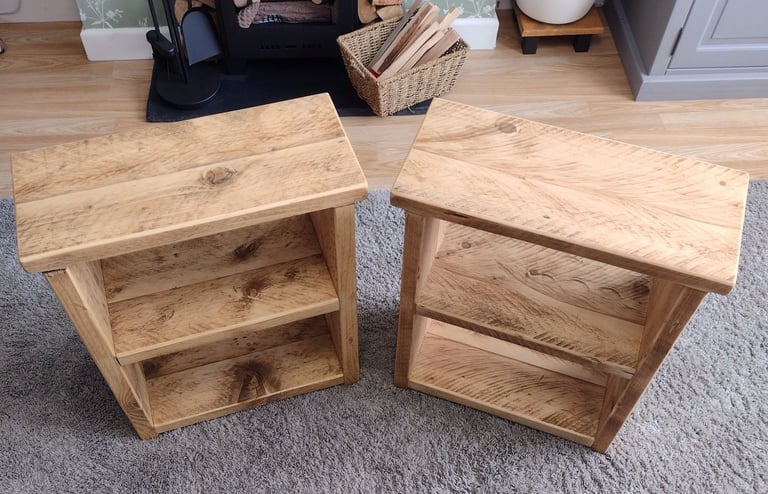 Pair of side tables/end tables/bedside tables 