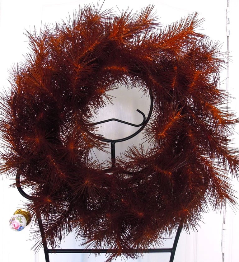 image for NEW - STURDY BEAUTIFUL WREATH / CENTREPIECE / WALL HANGING £65 INC CHRISTMAS