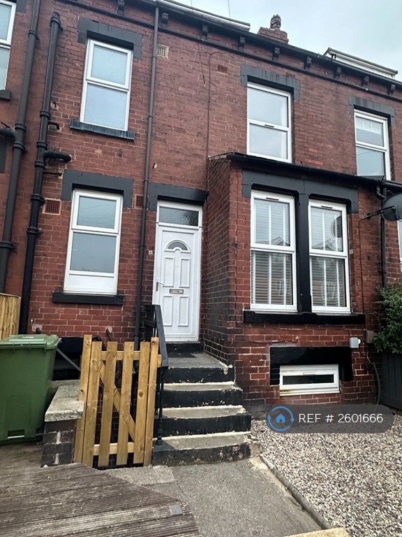 2 bedroom house in Woodlea Mount, Leeds, LS11 (2 bed) (#2601666)
