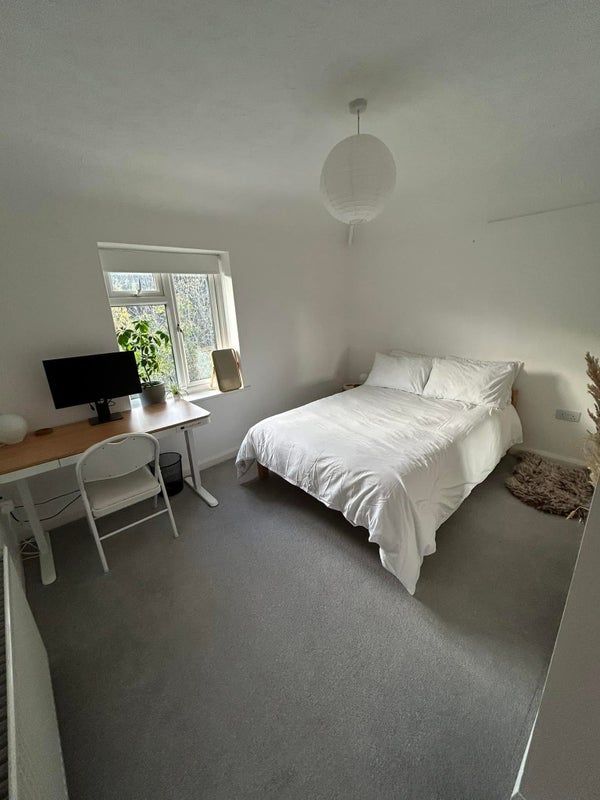 Modern Fully Furnished Double Room on the Wirral