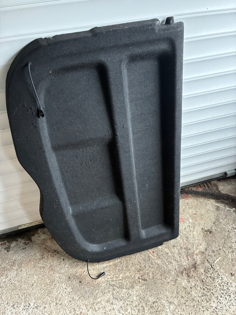 2017 Nissan Qashqai parcel shelf