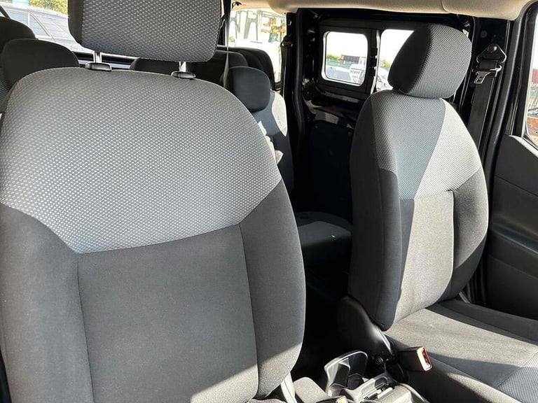 2020 Nissan eNV200 Evalia 40kWh Acenta Combi Van Double Cab 5dr Electric Auto (5 Seat, Quick Char...