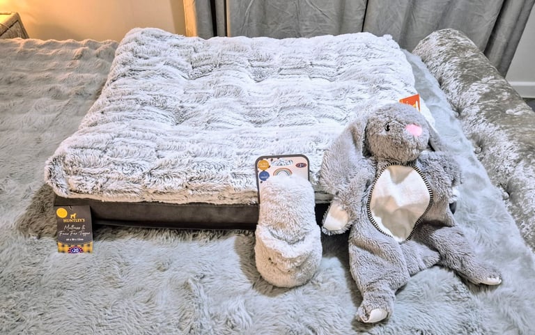 image for Dog Bed As New-Huntleys Grey Faux fur + tag cost £20 + 2 New toys worth £7 80cm L x 60cm w x 12cm 