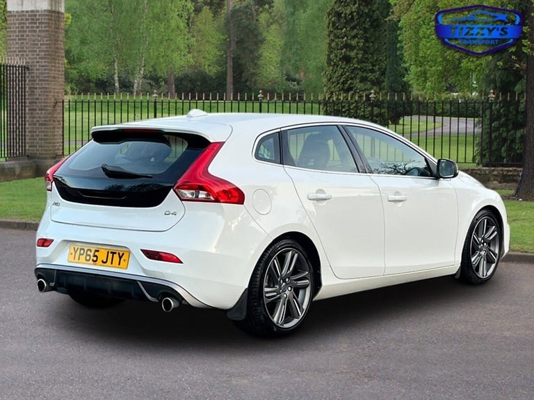 VOLVO V40 2.0 R-Design D4 2015