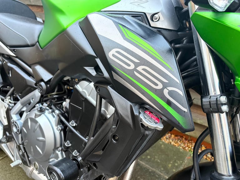 2019 / 69 Kawasaki Z650ABS £4500 Green 3291 miles. 