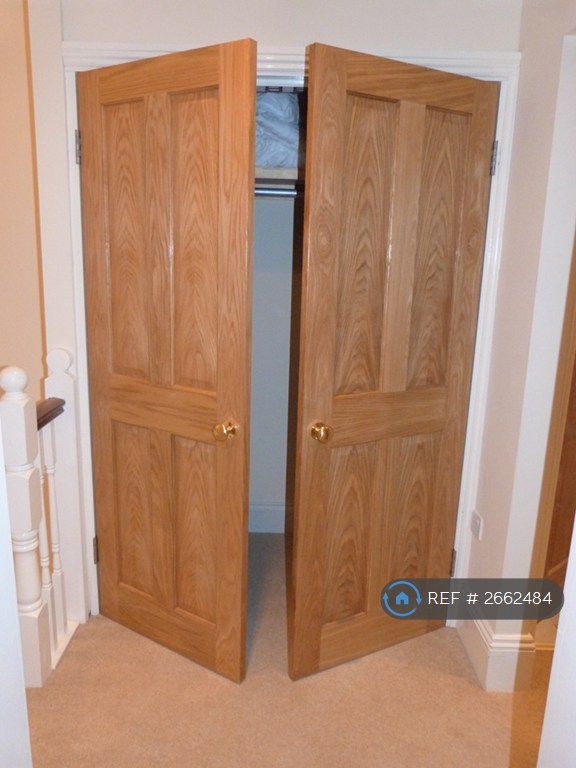 3 bedroom flat in Cheltenham Crescent, Harrogate, HG1 (3 bed) (#2662484)