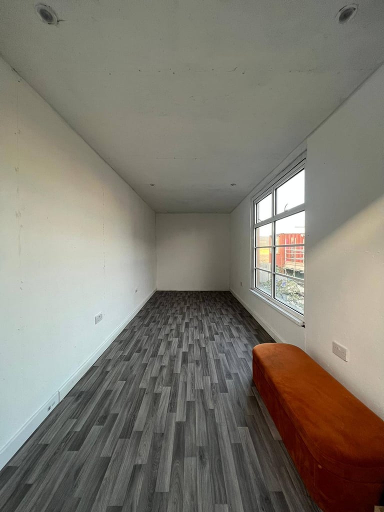 image for Beauty Rooms  - Nails , Hair, Lashes, Massages Spaces to Rent East London 