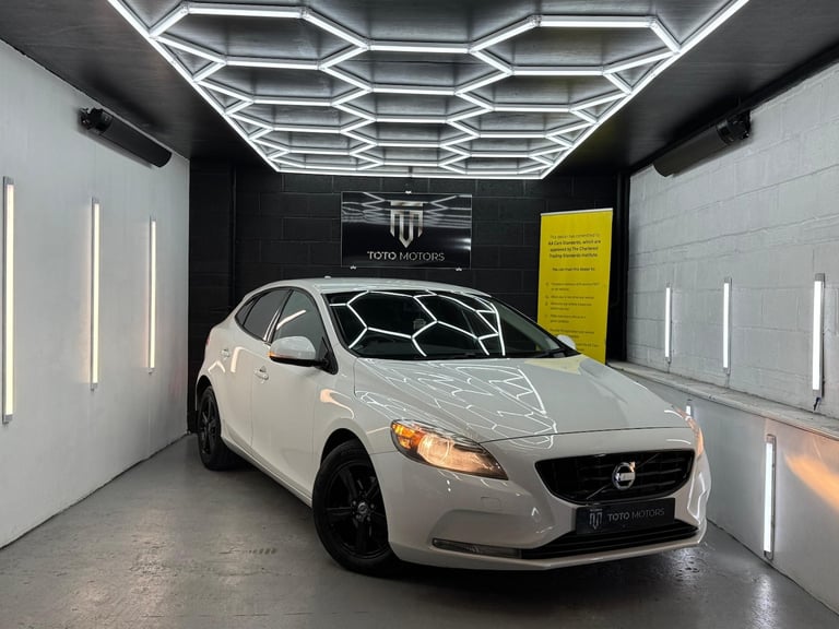 VOLVO V40 1.6 D2 SE 2013