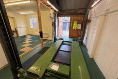 Main Workspace / Workshop / 3 Individual Garages Storage Unit Available 