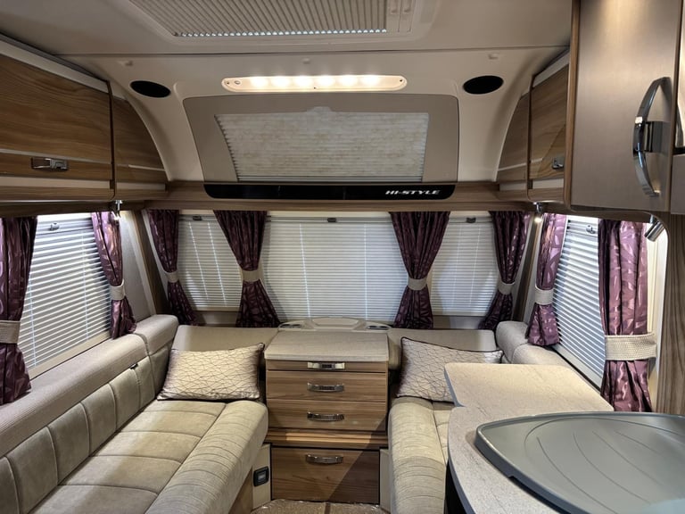 2017 Swift Challenger Hi-Style 560 Rear Island Fixed Bed 12 Months Warranty
