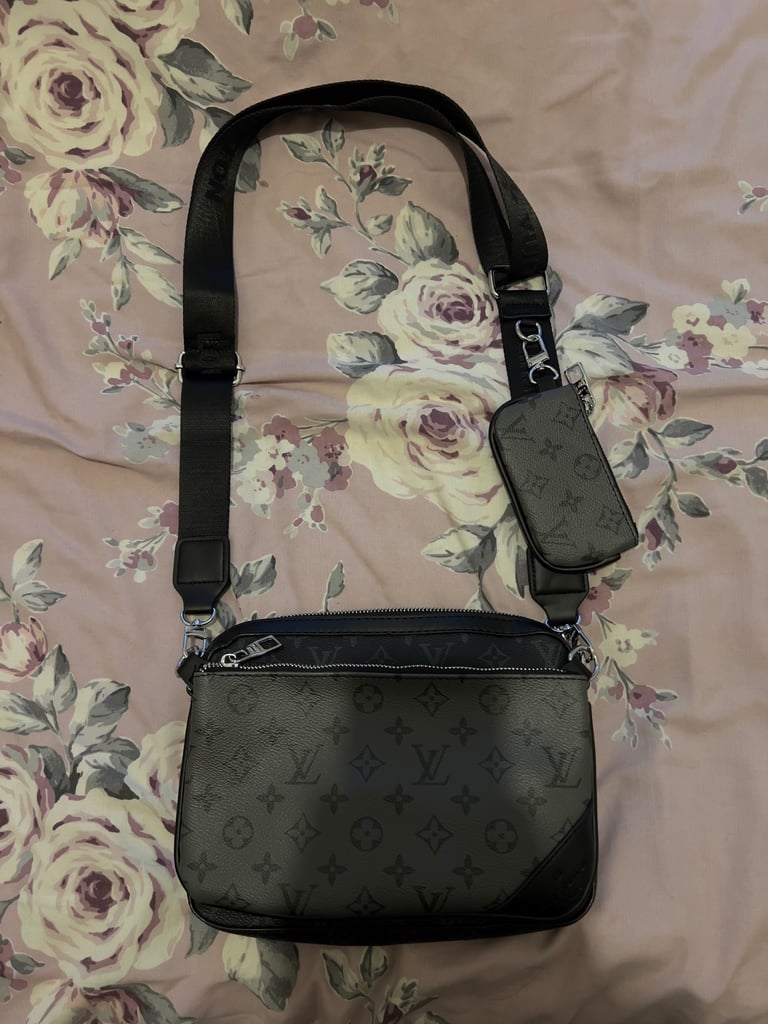 image for Louis Vuitton Messenger Bag