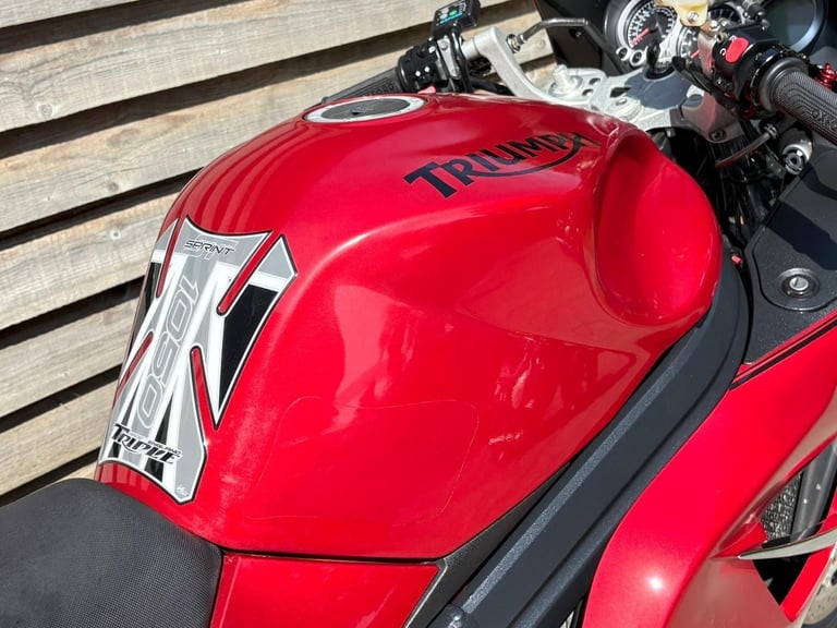 2007 / 07 Triumph Sprint 1050 £1900 Red 42803 miles.