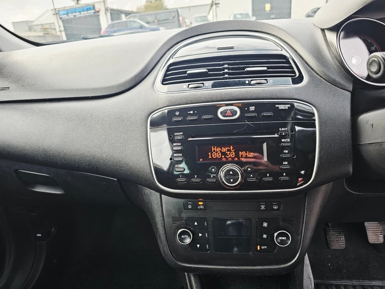 2014 Fiat Punto 1.2 GBT 3dr HATCHBACK Petrol Manual