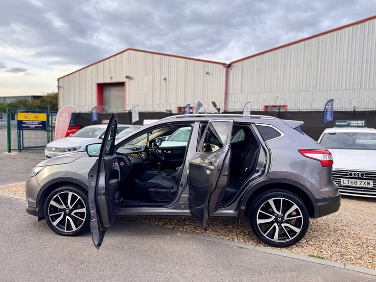2015 Nissan Qashqai 1.6 dCi Tekna 5dr 4WD HATCHBACK Diesel Manual
