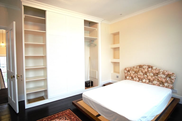Impressive 3-bedroom maisonette available to rent in Portobello Road, W11