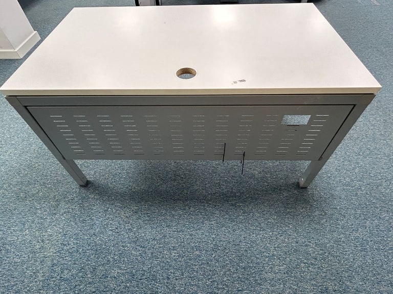 Office Clearance – Free Desks/Tables (Collection Only, HP2 4TP) - Call for any enquiries