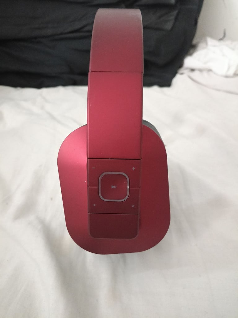 August EP650 Bluetooth headphones NFC APTX