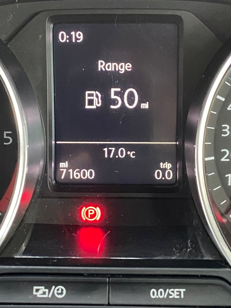 Volkswagen, POLO, Hatchback, 2015, Manual, 1422 (cc), 5 doors