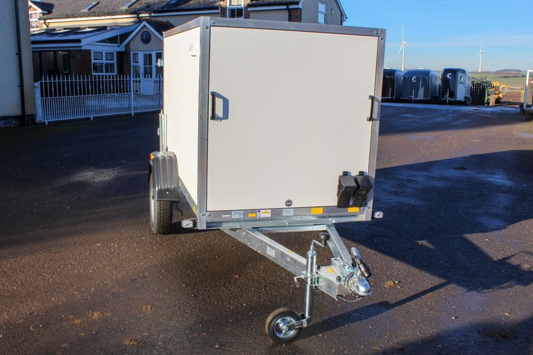 Debon roadster C220 box van trailer - £2209 + VAT ✅- White