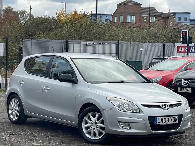 * 2009 HYUNDAI I30 1.4L 5 DOOR + 82K MILES + 11 SERVICE STAMPS + HPI CLEAR * 