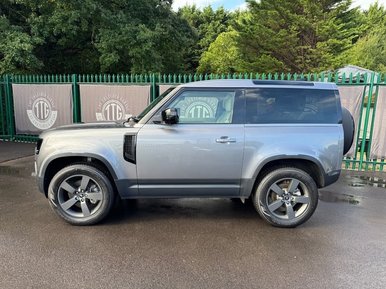 2021 Land Rover Defender 2.0 P300 HSE 90 3dr Auto [6 Seat] Estate Petrol Automatic
