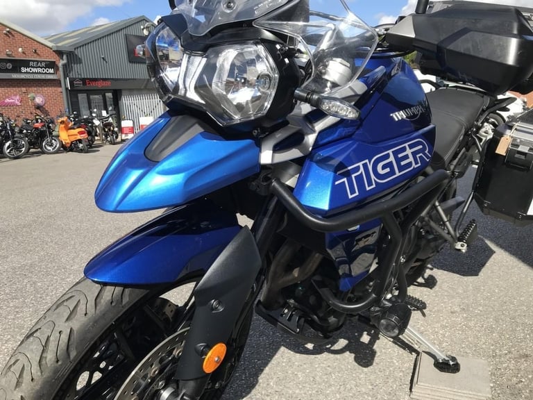 Triumph Tiger 800 XRX Low 18reg 13573m FSH 3part luggage and more