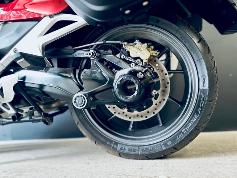 STUNNING LOW MILEAGE 2019/69 BMW R 1250RT LE MOTORCYCLE 