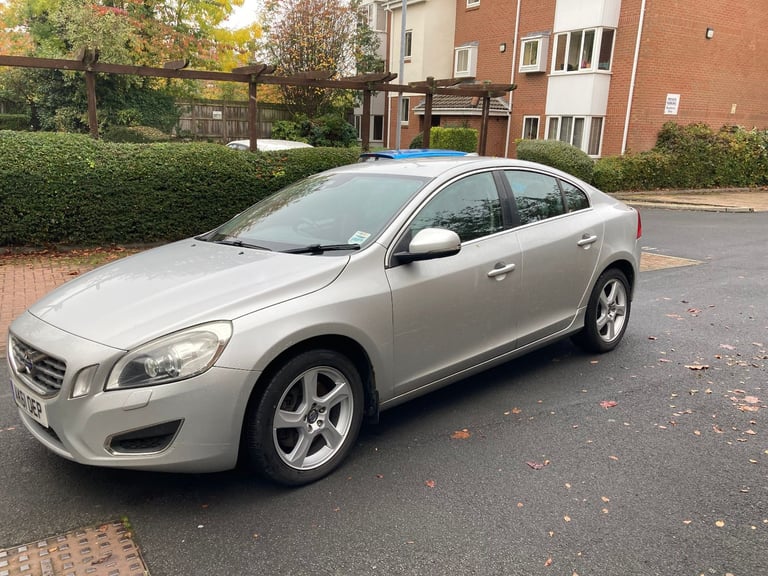 VOLVO S60 2 .4 SE LUX D5 AUTO 4 DOOR SALOON (2011)